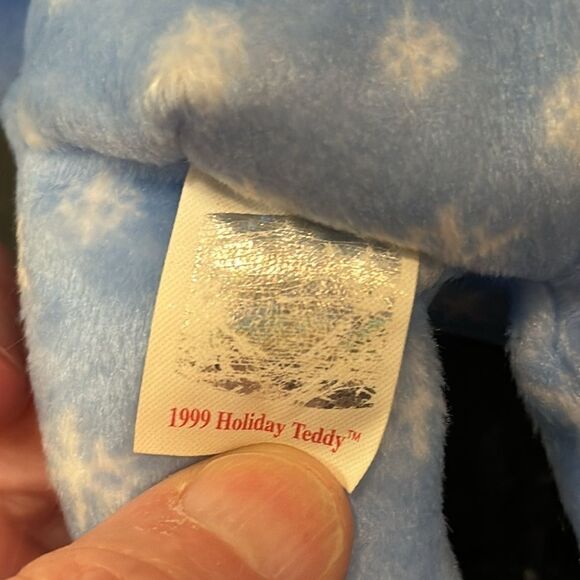Ty Beanie Babies - 1999 Holiday Teddy with Ear  Tag . Size 9” - Picture 7 of 10